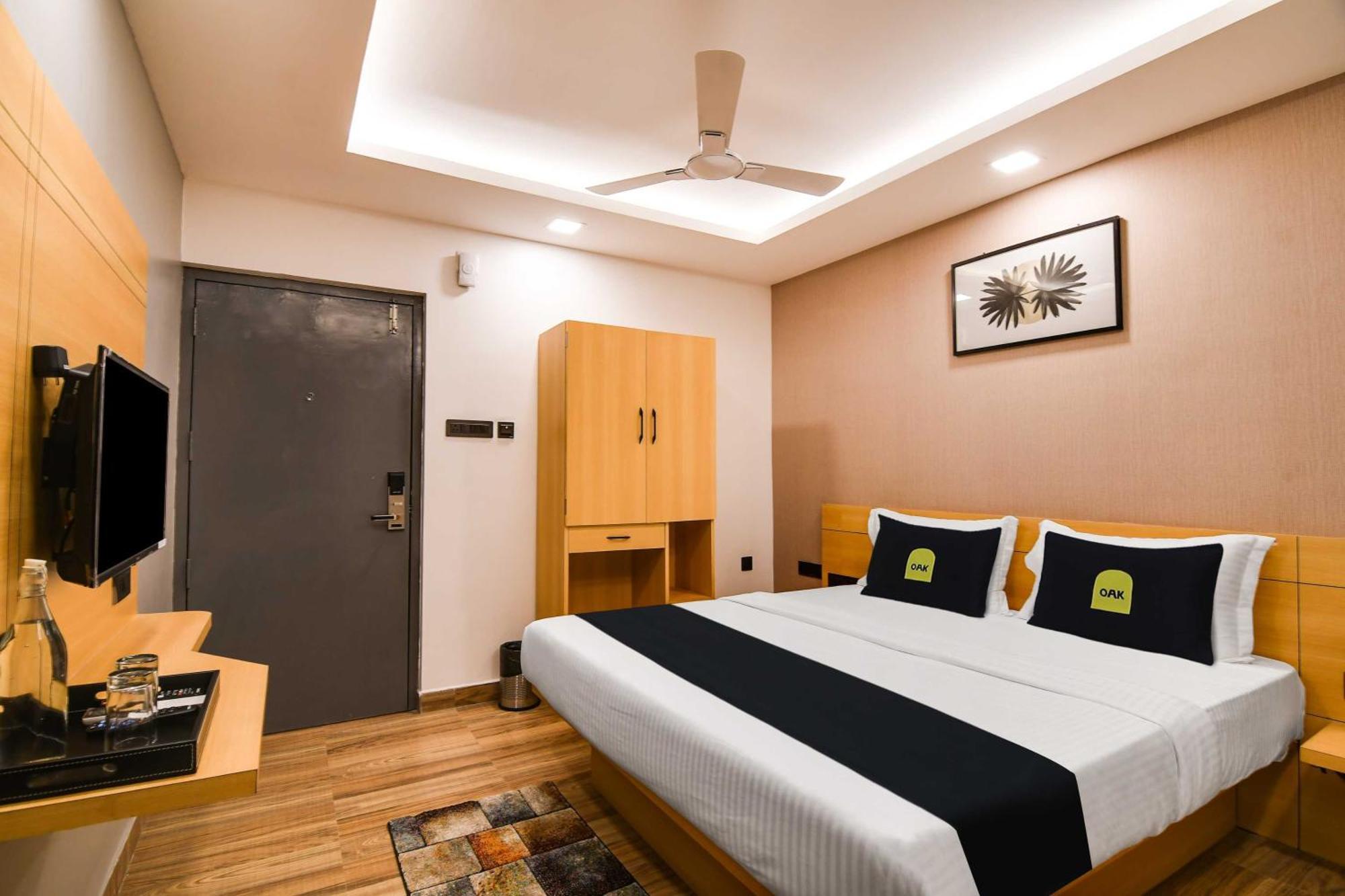 Super Townhouse Oak Sayhallo Ecstasy Bhuvanesvar Kültér fotó